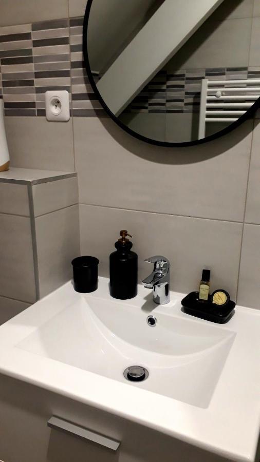 Отель Cosy Chambre Chez Habitant 5Mn Aeroport Roissy Cdg Ле-Мениль-Амело Экстерьер фото